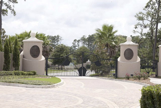 Custom Stucco Fence 002
