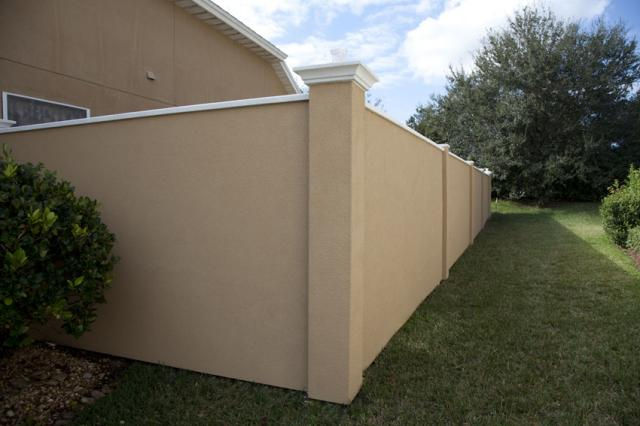 Custom Stucco Fence 041