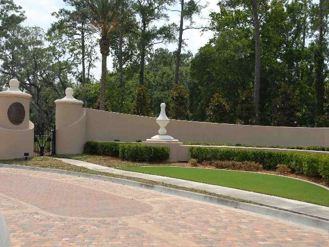 Custom Stucco Fence 011