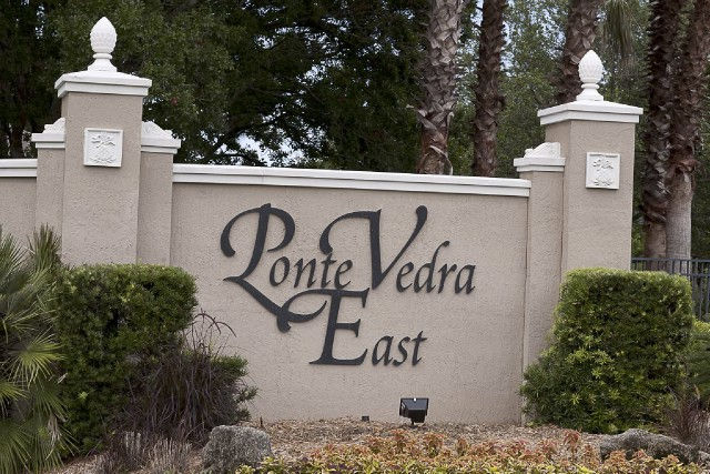 Custom Stucco Fence 029