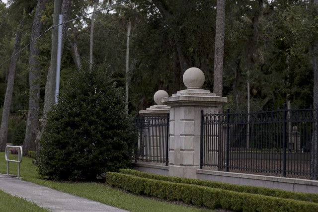 Custom Stucco Fence 039
