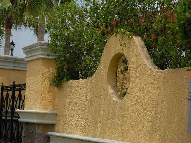 Custom Stucco Fence 008