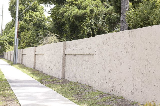 Custom Stucco Fence 017