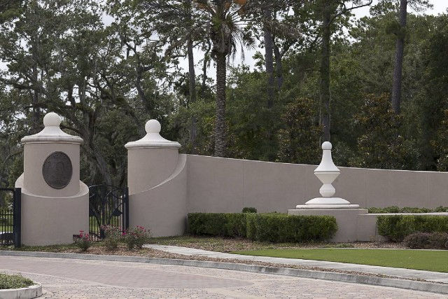 Custom Stucco Fence 018