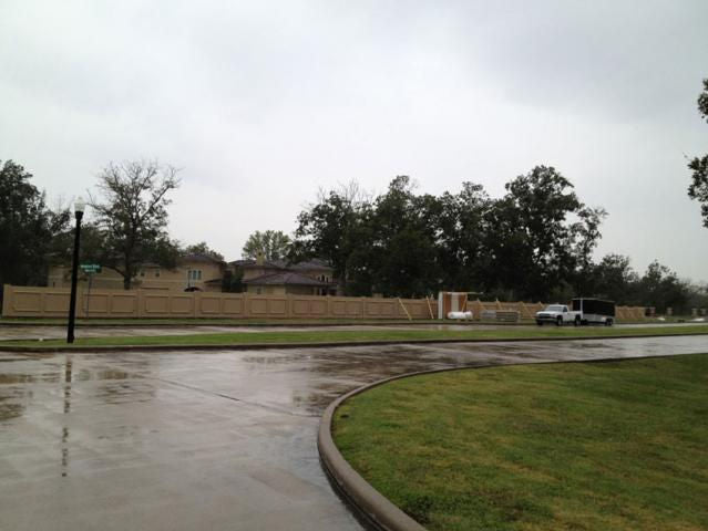 Custom Stucco Fence 023