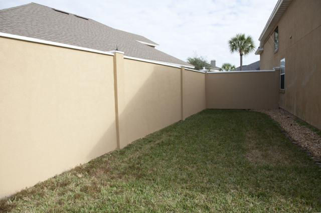 Custom Stucco Fence 027