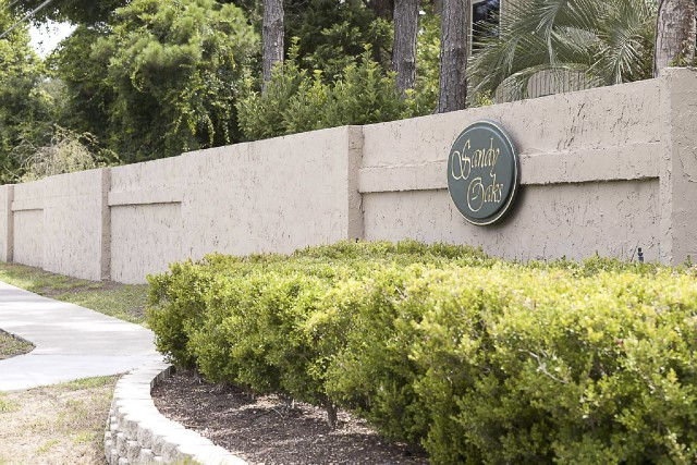 Custom Stucco Fence 013